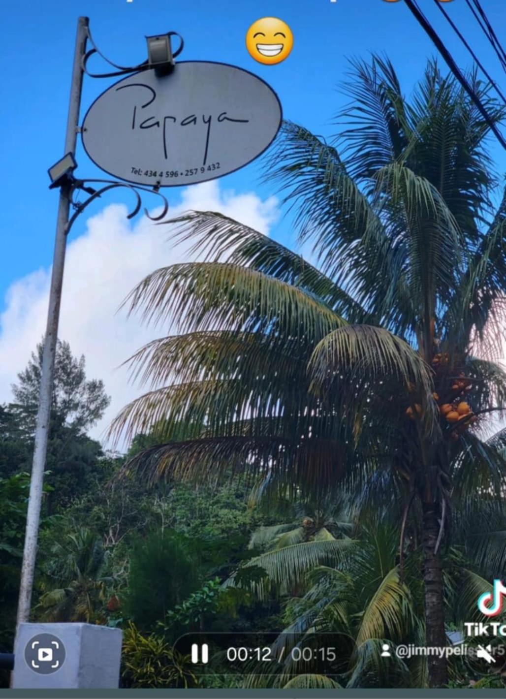 Papayas Self Catering Room Виктория Экстерьер фото